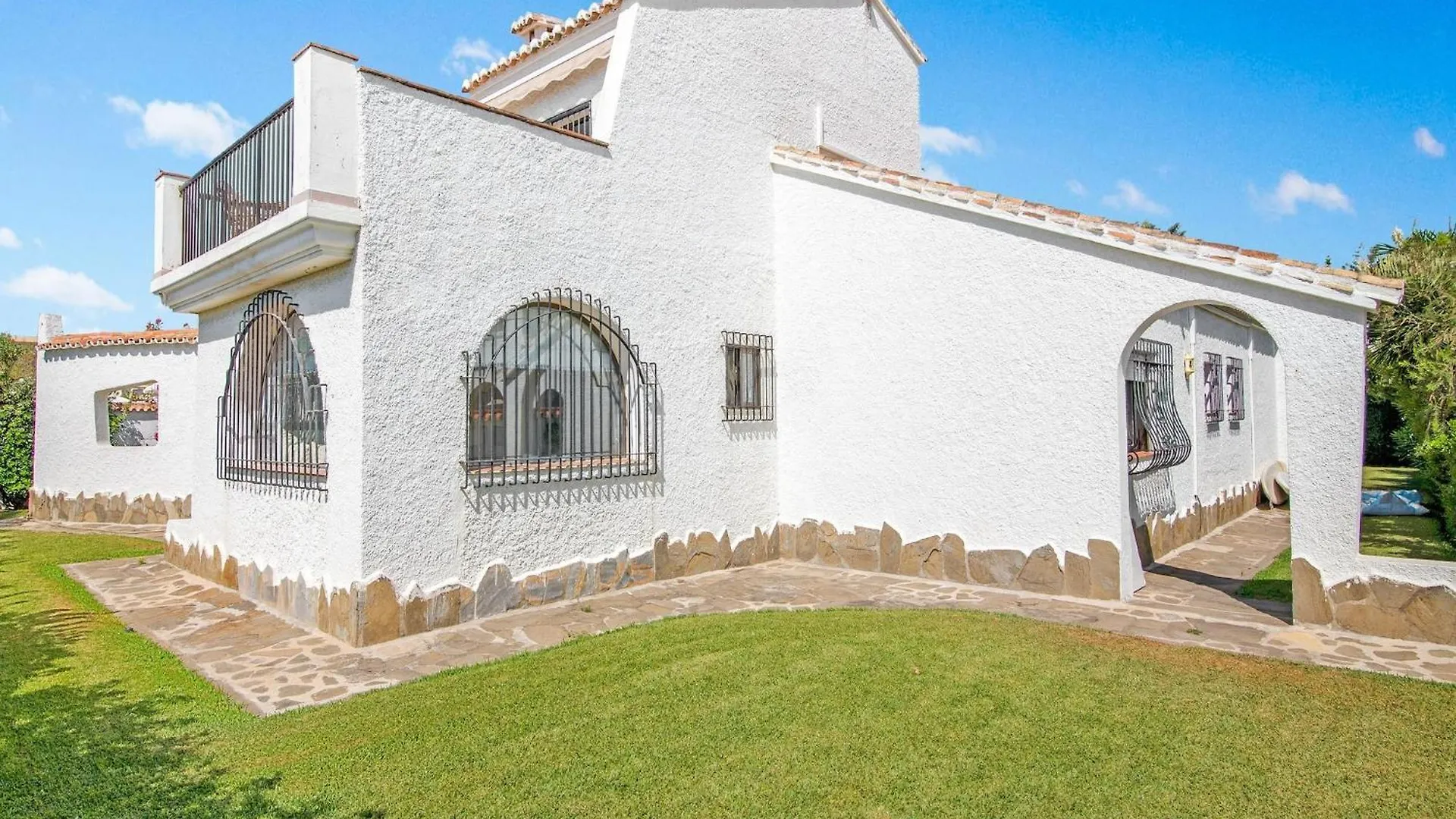 Superb Beachfront Villa With Guest House 50M Opposite La Cala De Mijas